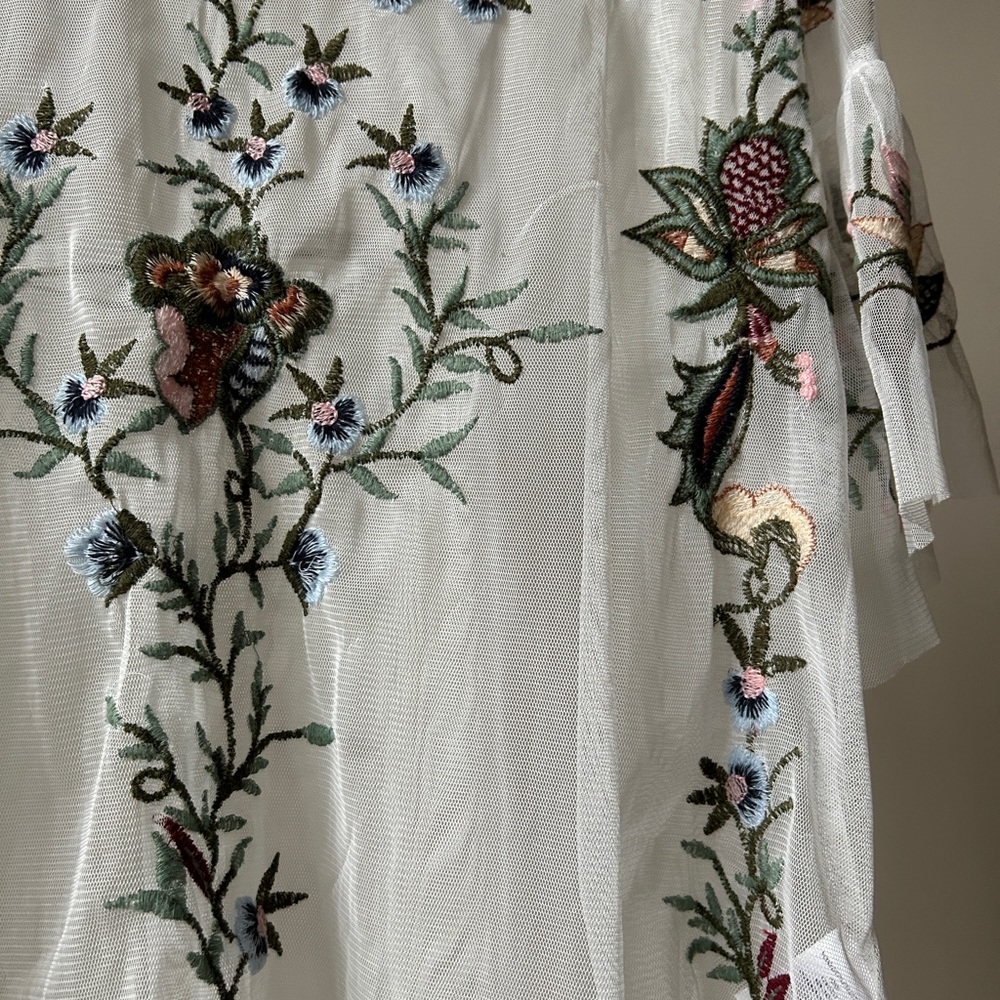 Sheer floral top - Picture 3 of 7